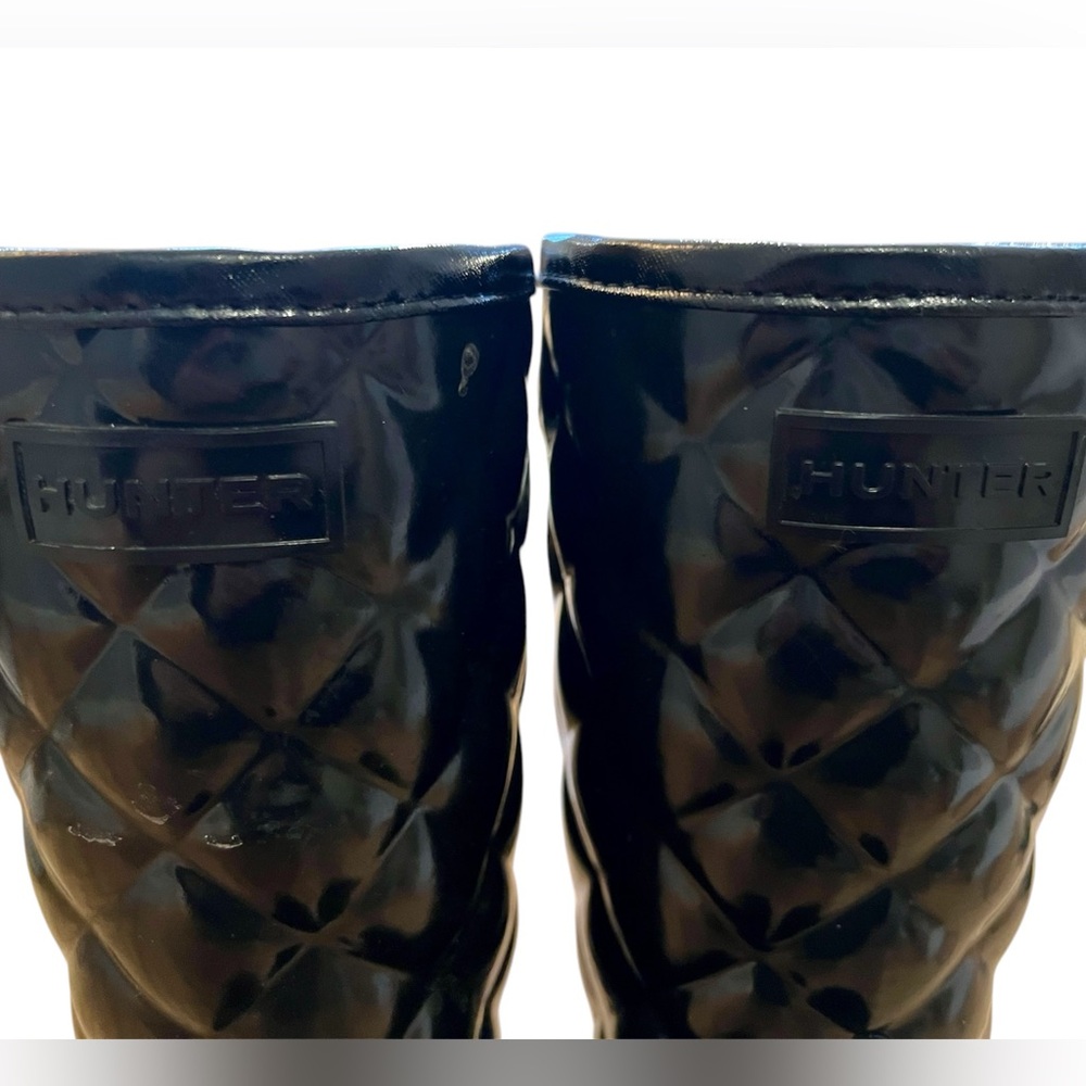EUC - Hunter Women’s Refined Gloss Quilted Short Boot - Size 6, Black - Picture 3 of 5